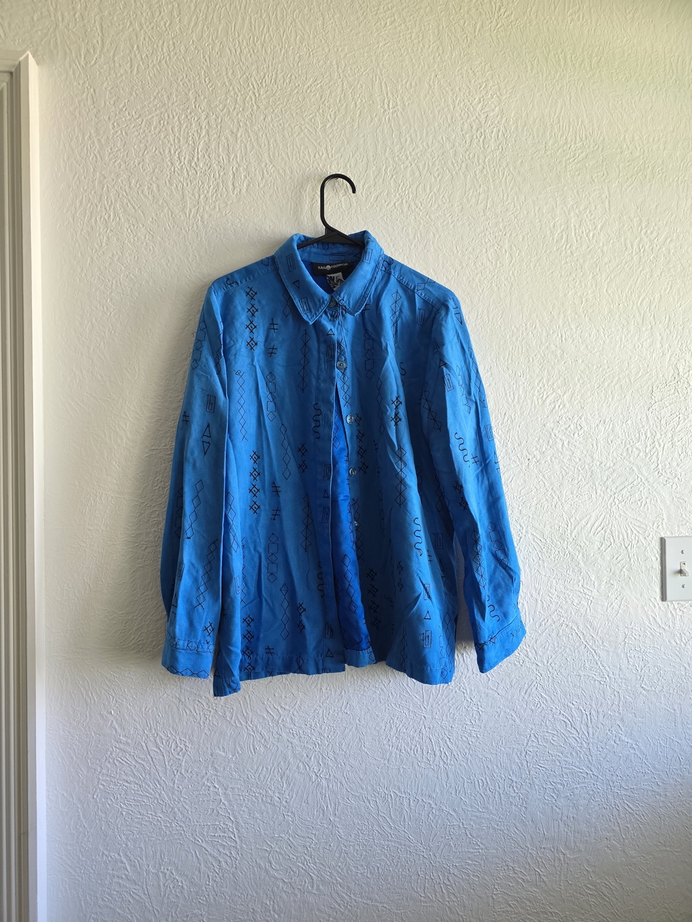Sag Harbor Bright Blue & Black Patterned Embroidered  Button-Down Shirt